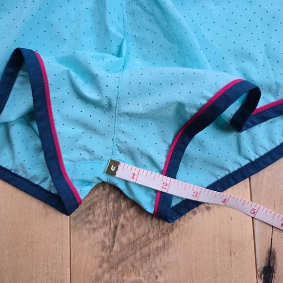 Women's Rabbit Repeat 2" Shorts Size Large - Picture 5 of 11